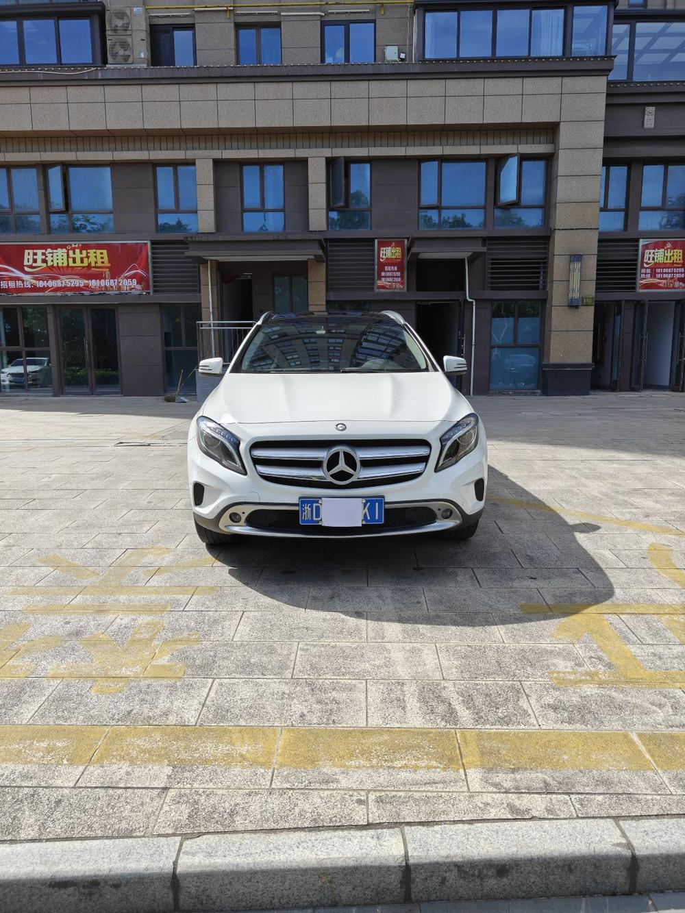Mercedes-Benz Mercedes-Benz GLA