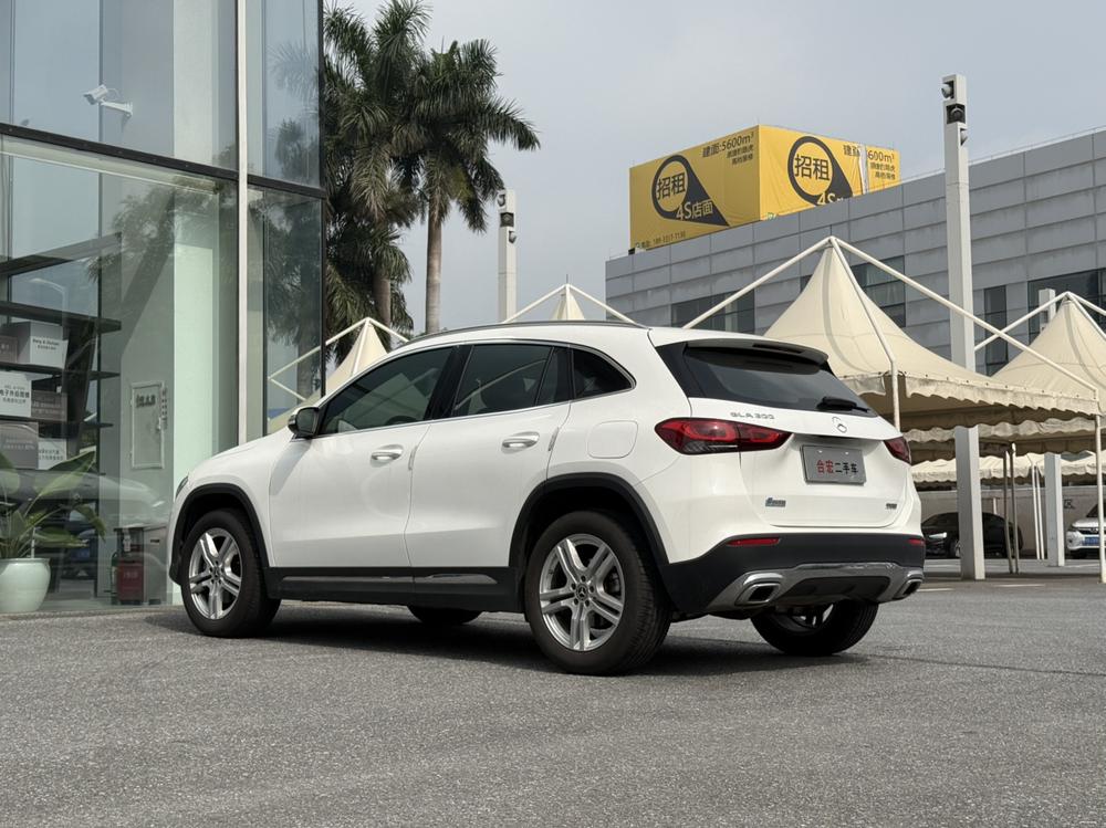 Mercedes-Benz Mercedes-Benz GLA