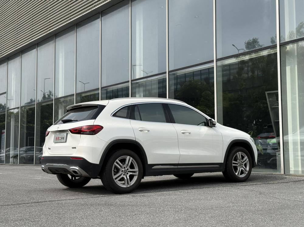 Mercedes-Benz Mercedes-Benz GLA