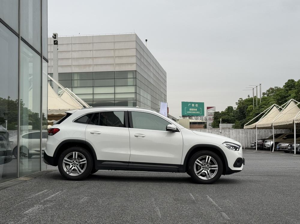 Mercedes-Benz Mercedes-Benz GLA