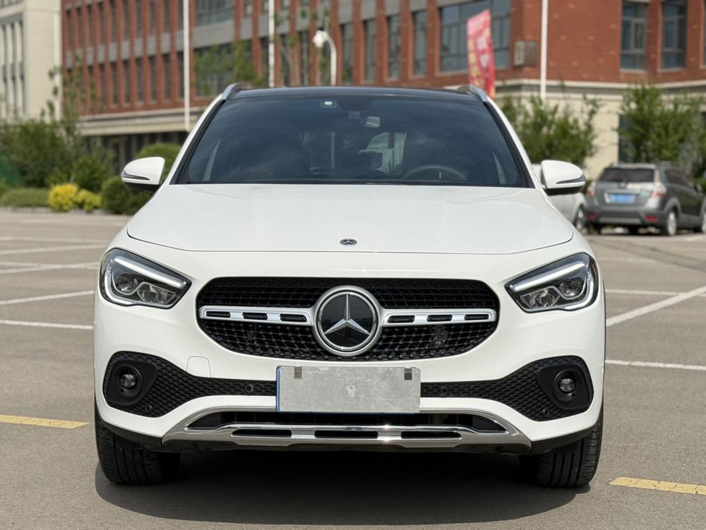 Mercedes-Benz Mercedes-Benz GLA
