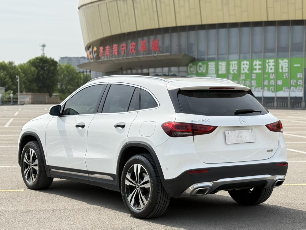 Mercedes-Benz Mercedes-Benz GLA