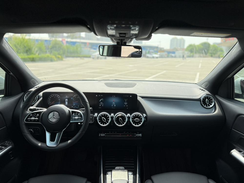 Mercedes-Benz Mercedes-Benz GLA