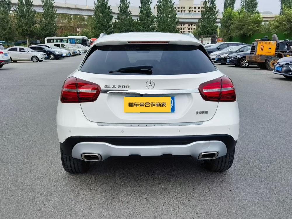 Mercedes-Benz Mercedes-Benz GLA