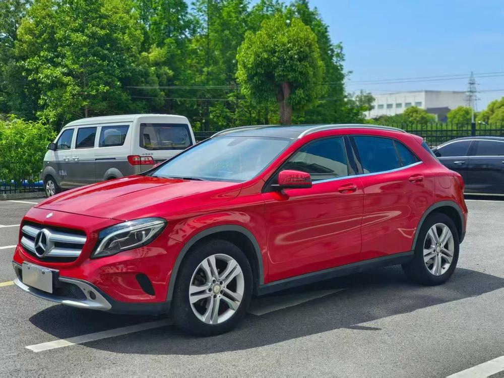 Mercedes-Benz Mercedes-Benz GLA