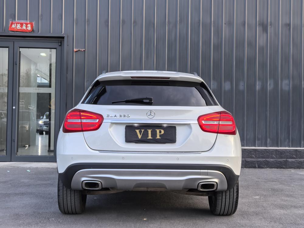 Mercedes-Benz Mercedes-Benz GLA