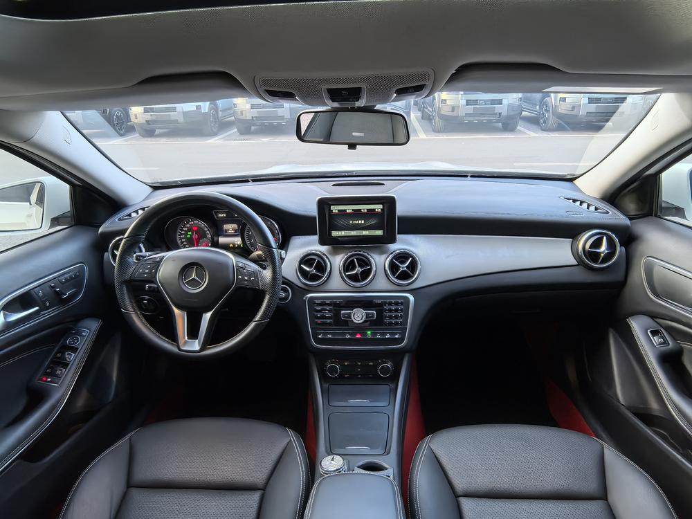 Mercedes-Benz Mercedes-Benz GLA