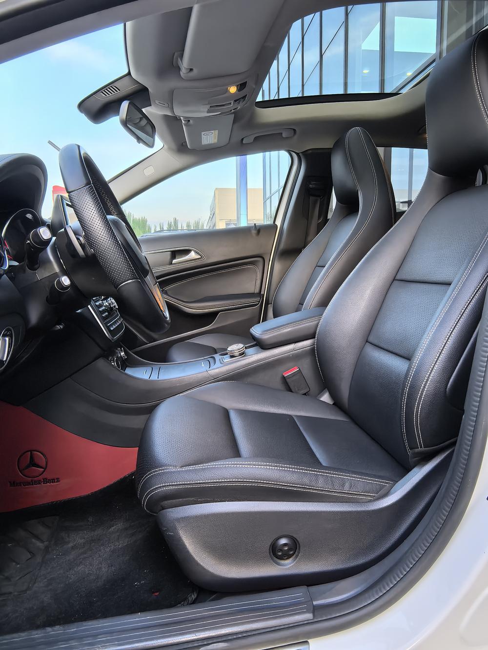 Mercedes-Benz Mercedes-Benz GLA