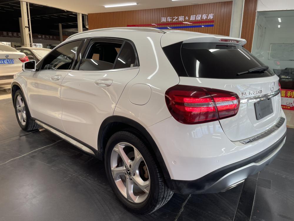 Mercedes-Benz Mercedes-Benz GLA