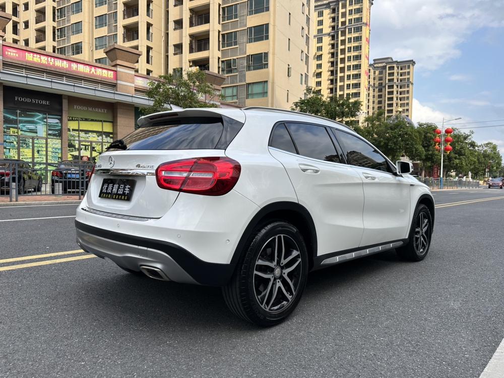 Mercedes-Benz Mercedes-Benz GLA