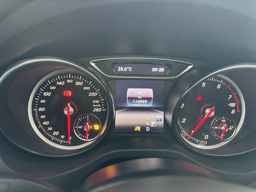 Mercedes-Benz Mercedes-Benz GLA