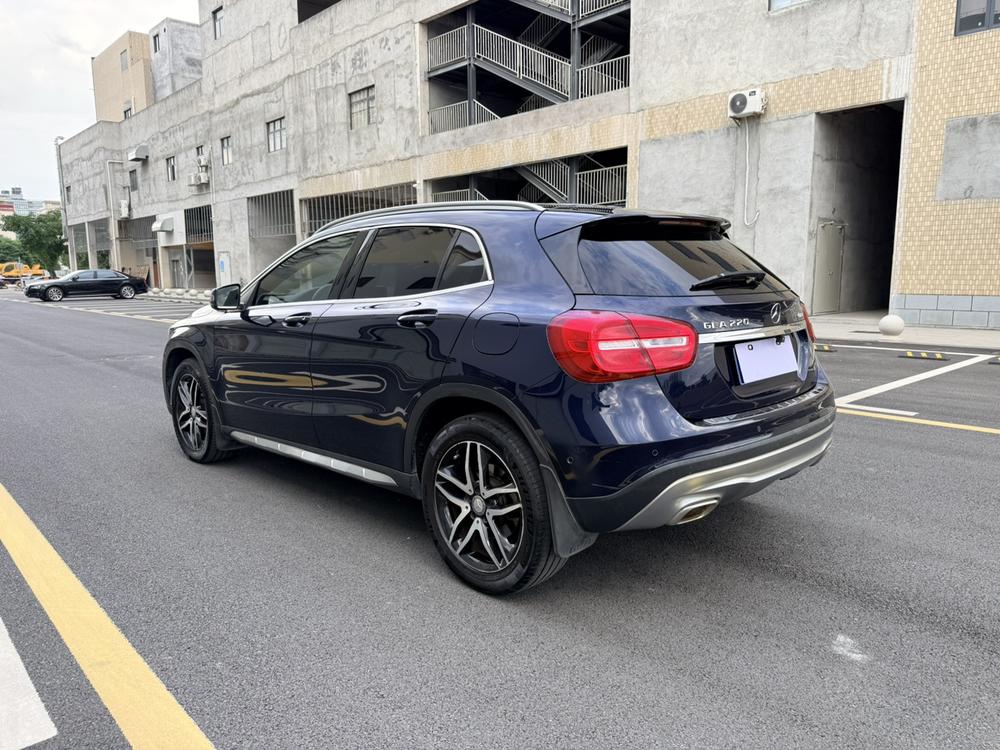 Mercedes-Benz Mercedes-Benz GLA