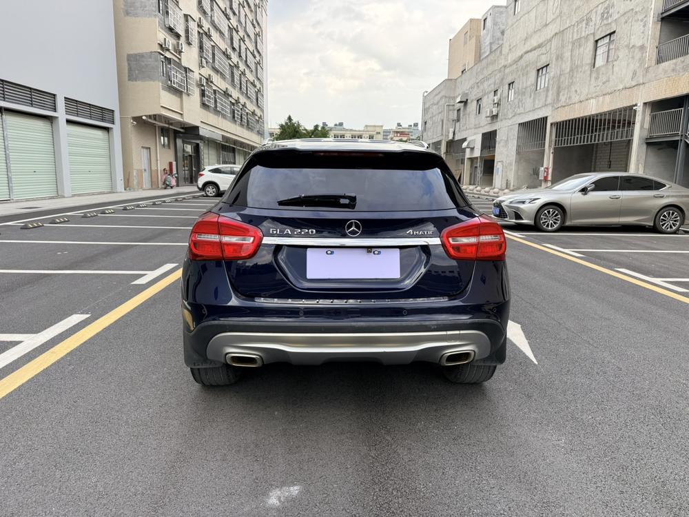 Mercedes-Benz Mercedes-Benz GLA