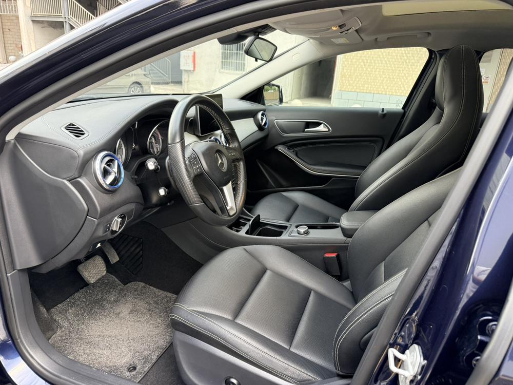 Mercedes-Benz Mercedes-Benz GLA