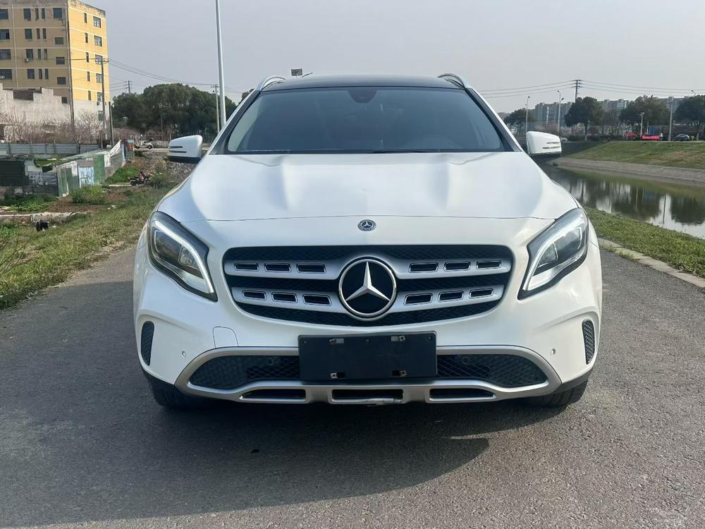 Mercedes-Benz Mercedes-Benz GLA
