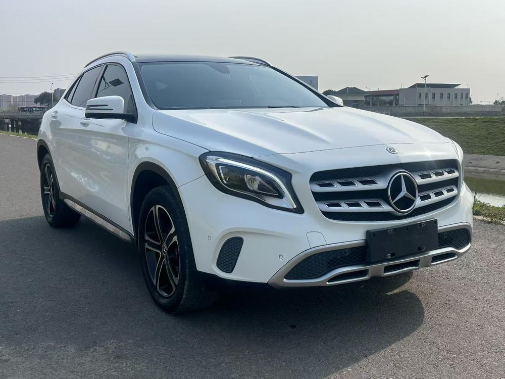 Mercedes-Benz Mercedes-Benz GLA