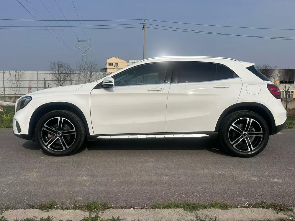 Mercedes-Benz Mercedes-Benz GLA