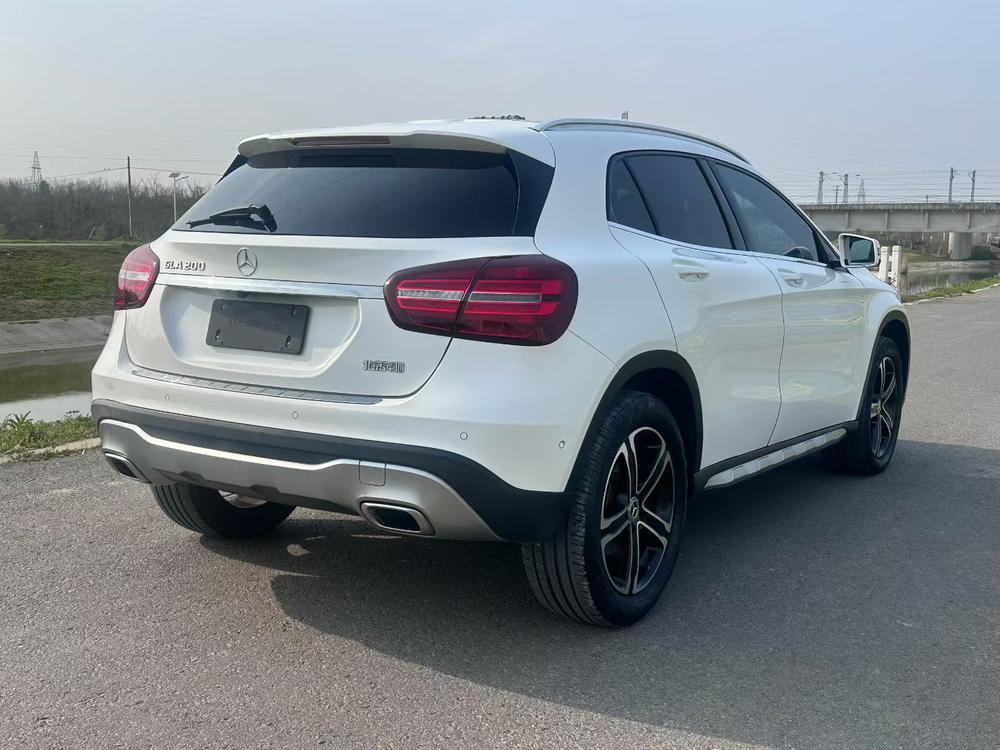 Mercedes-Benz Mercedes-Benz GLA