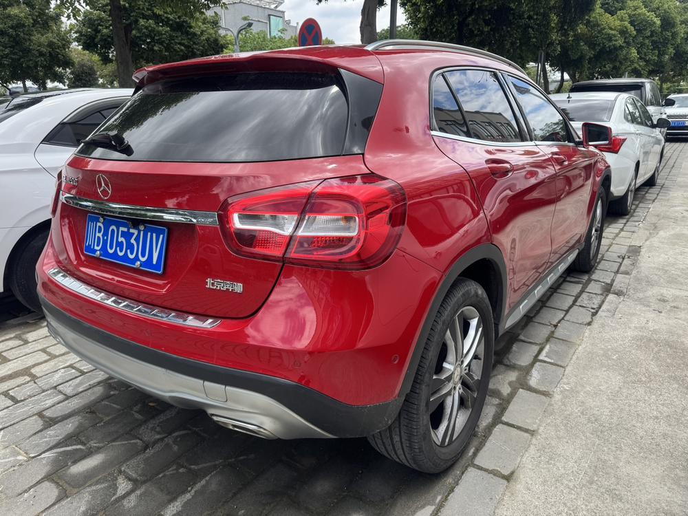 Mercedes-Benz Mercedes-Benz GLA