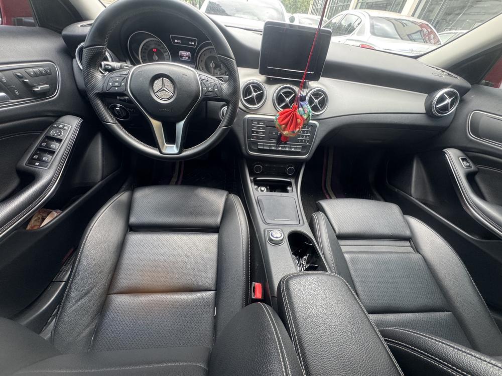 Mercedes-Benz Mercedes-Benz GLA