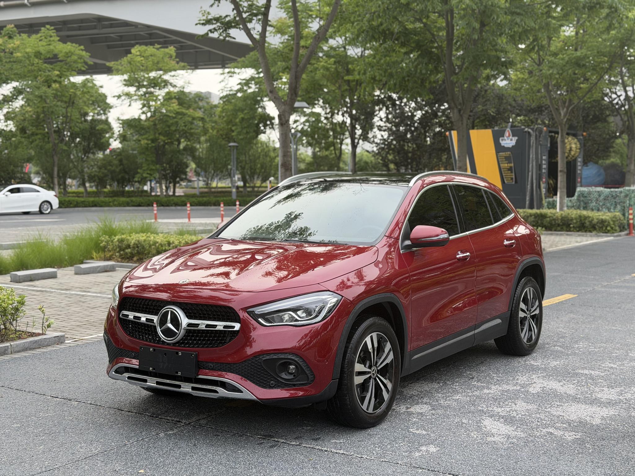 Mercedes-Benz Mercedes-Benz GLA