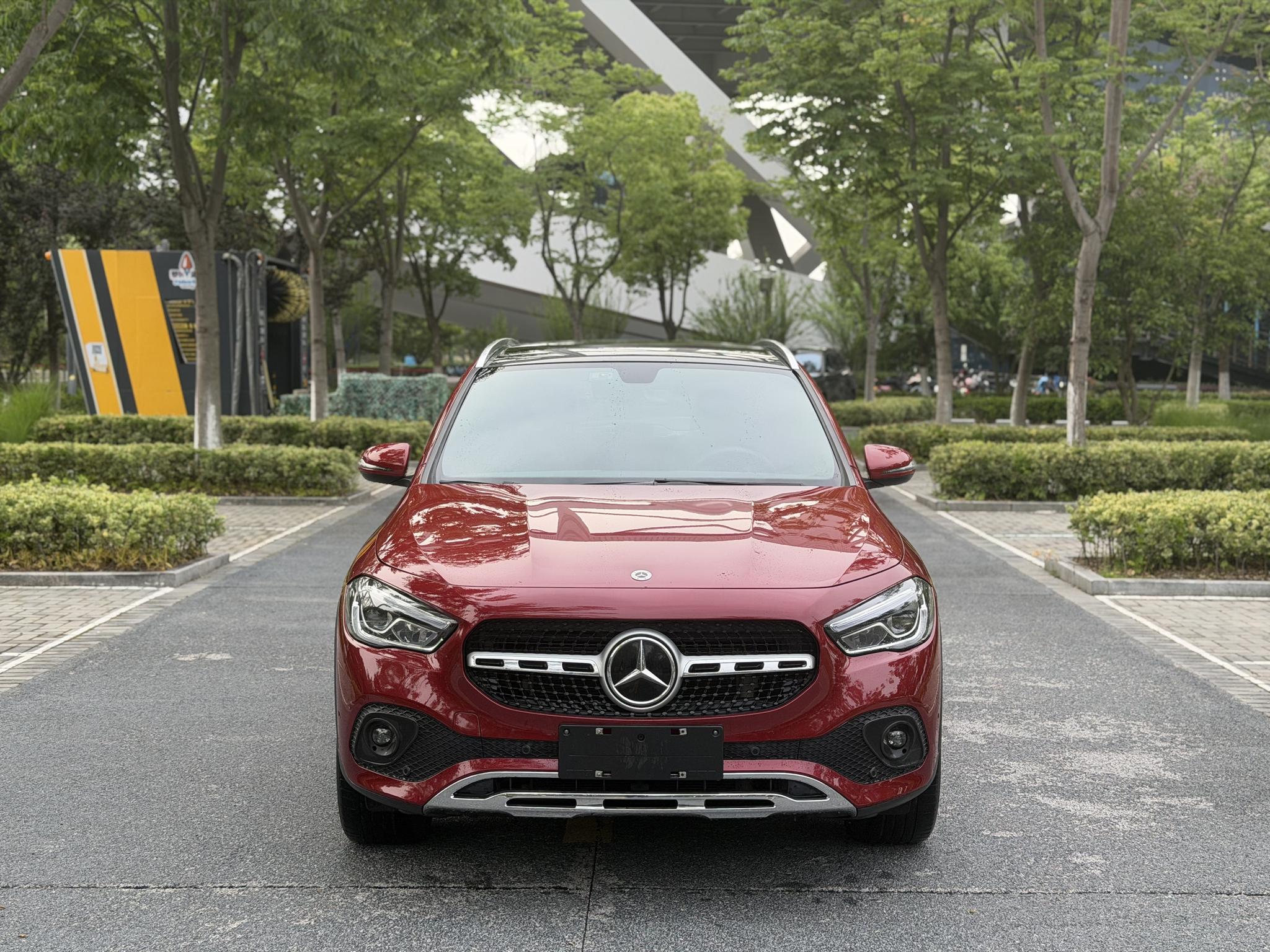 Mercedes-Benz Mercedes-Benz GLA