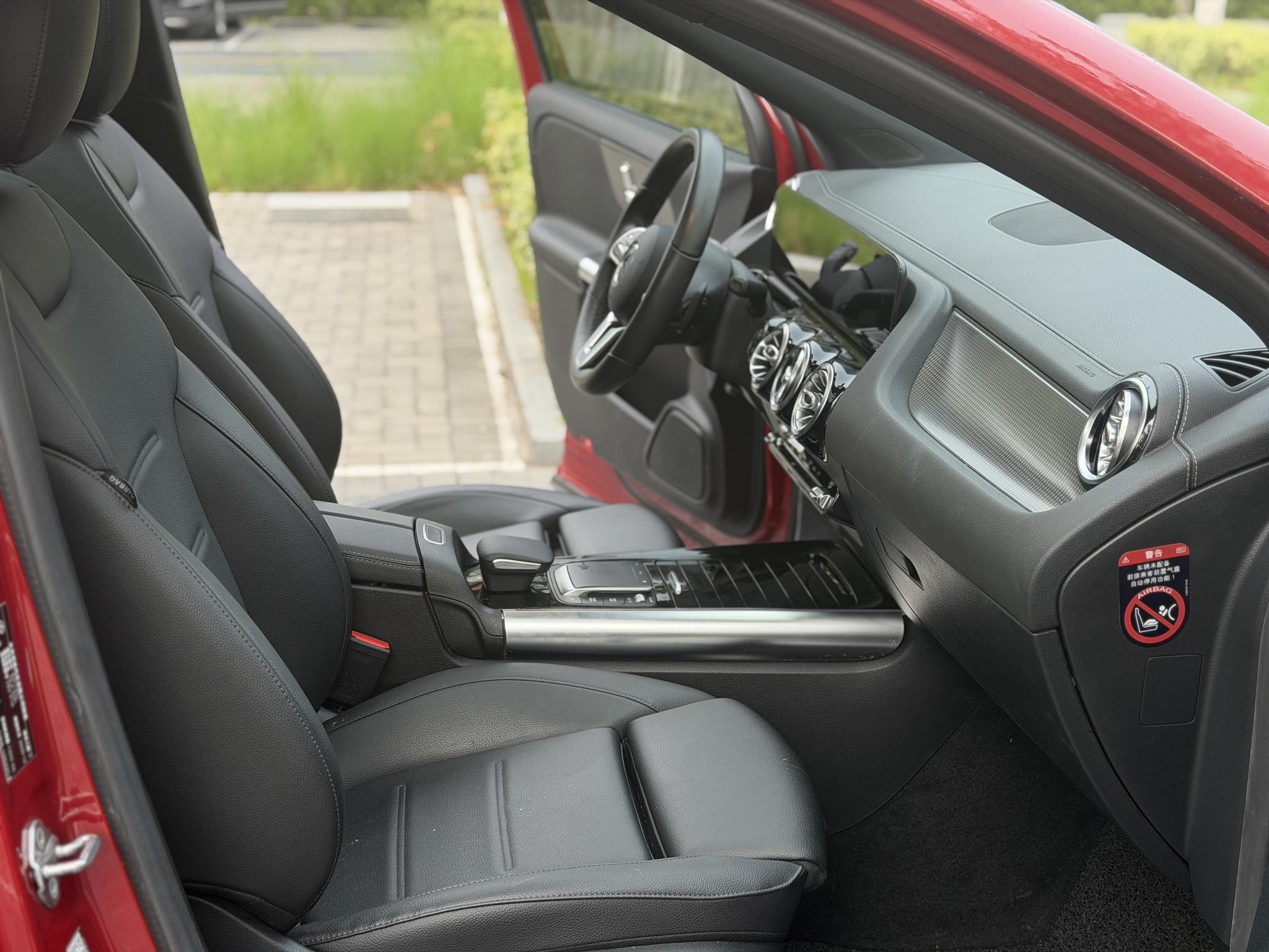 Mercedes-Benz Mercedes-Benz GLA