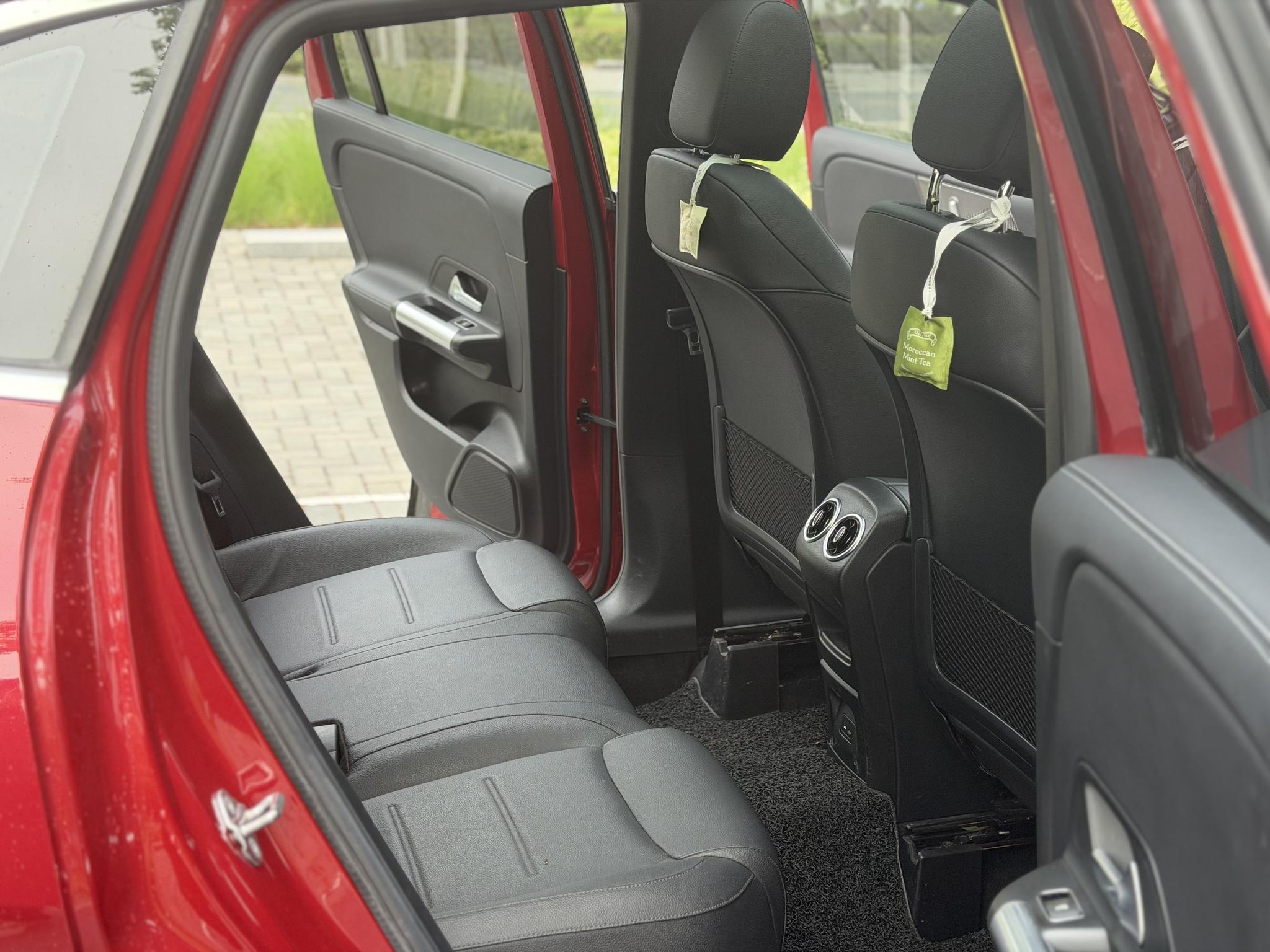 Mercedes-Benz Mercedes-Benz GLA