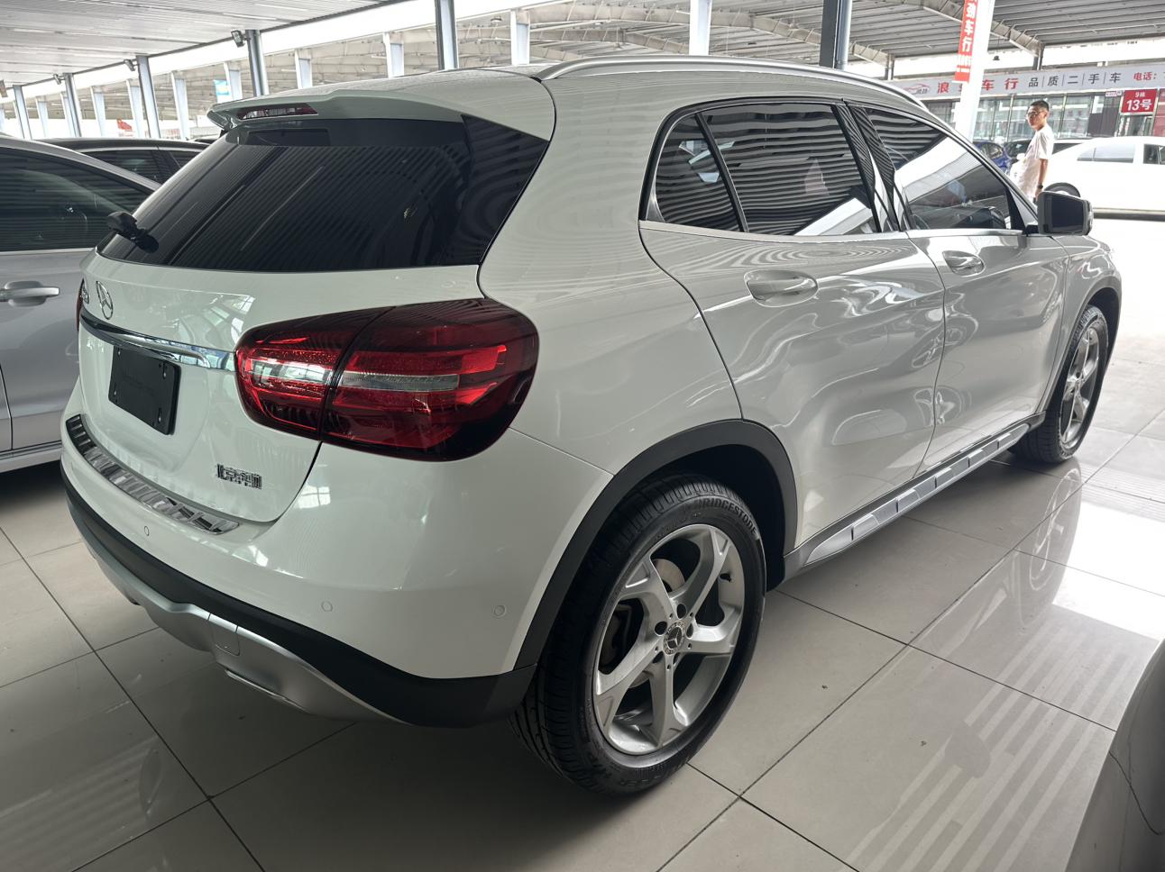 Mercedes-Benz Mercedes-Benz GLA