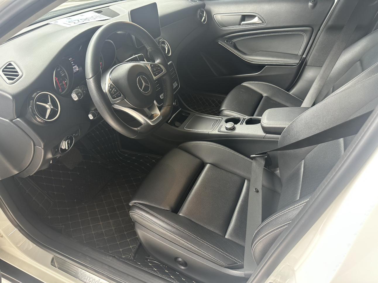 Mercedes-Benz Mercedes-Benz GLA