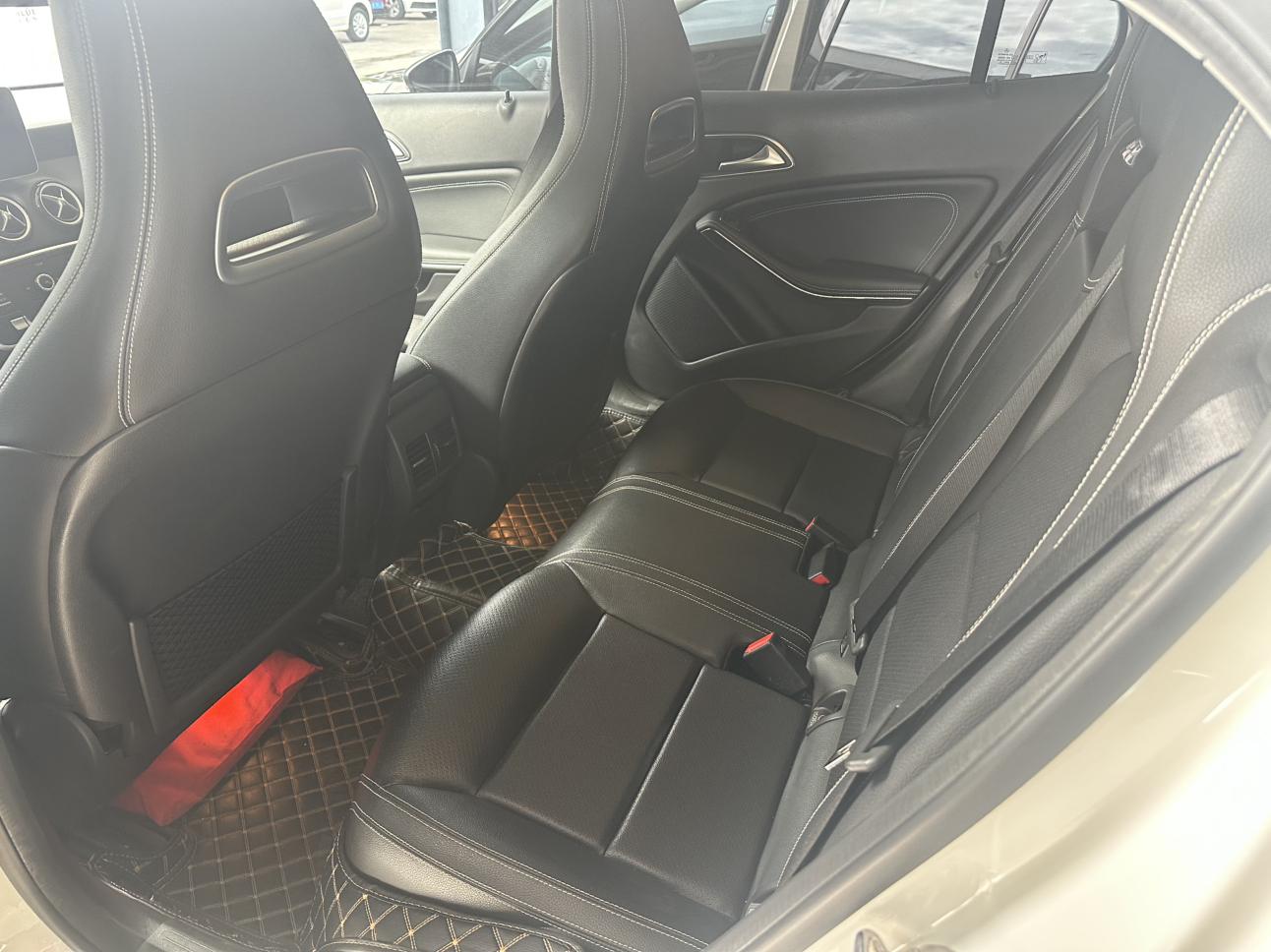 Mercedes-Benz Mercedes-Benz GLA