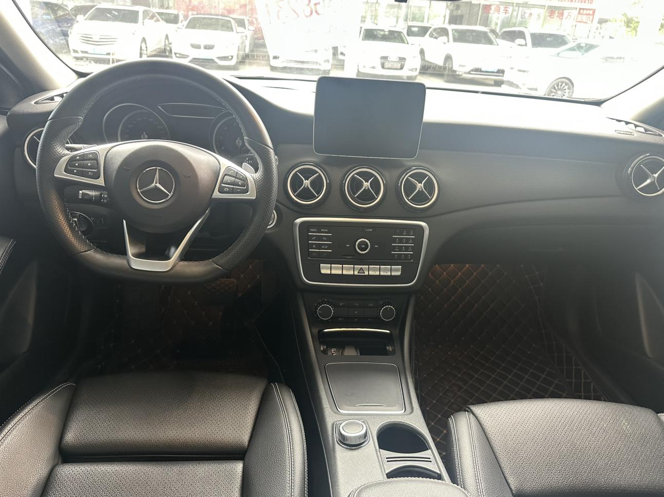 Mercedes-Benz Mercedes-Benz GLA