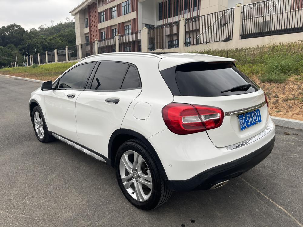 Mercedes-Benz Mercedes-Benz GLA