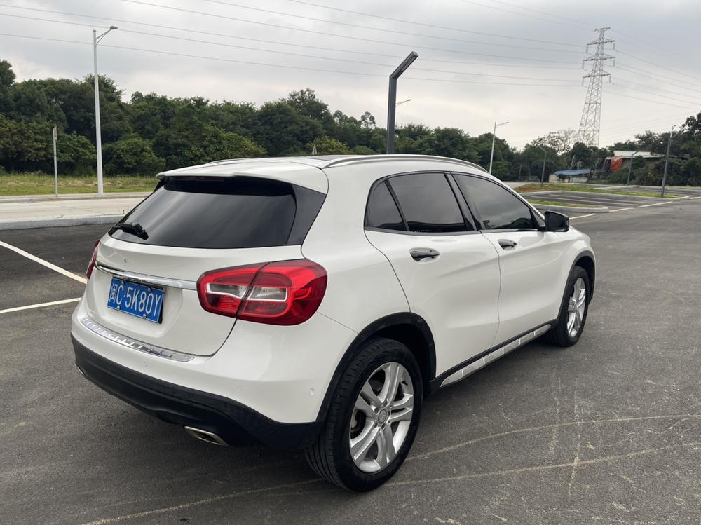 Mercedes-Benz Mercedes-Benz GLA