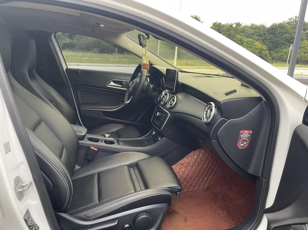 Mercedes-Benz Mercedes-Benz GLA