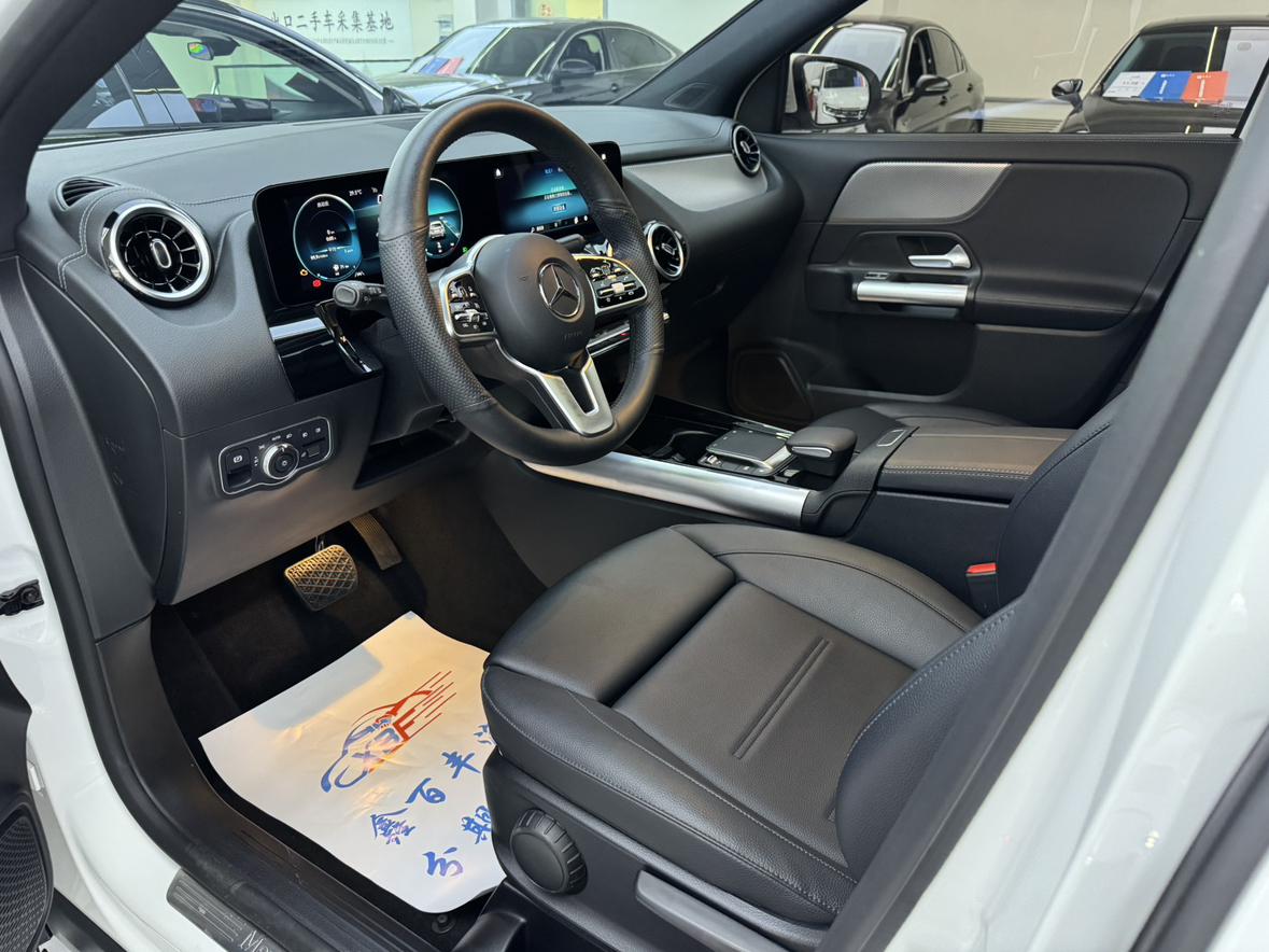 Mercedes-Benz Mercedes-Benz GLA