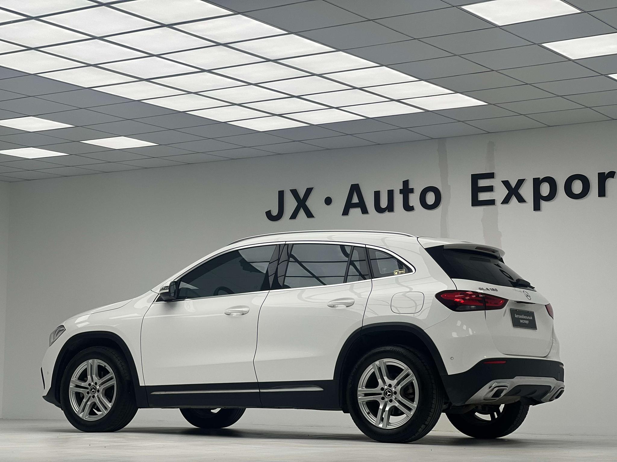 Mercedes-Benz Mercedes-Benz GLA