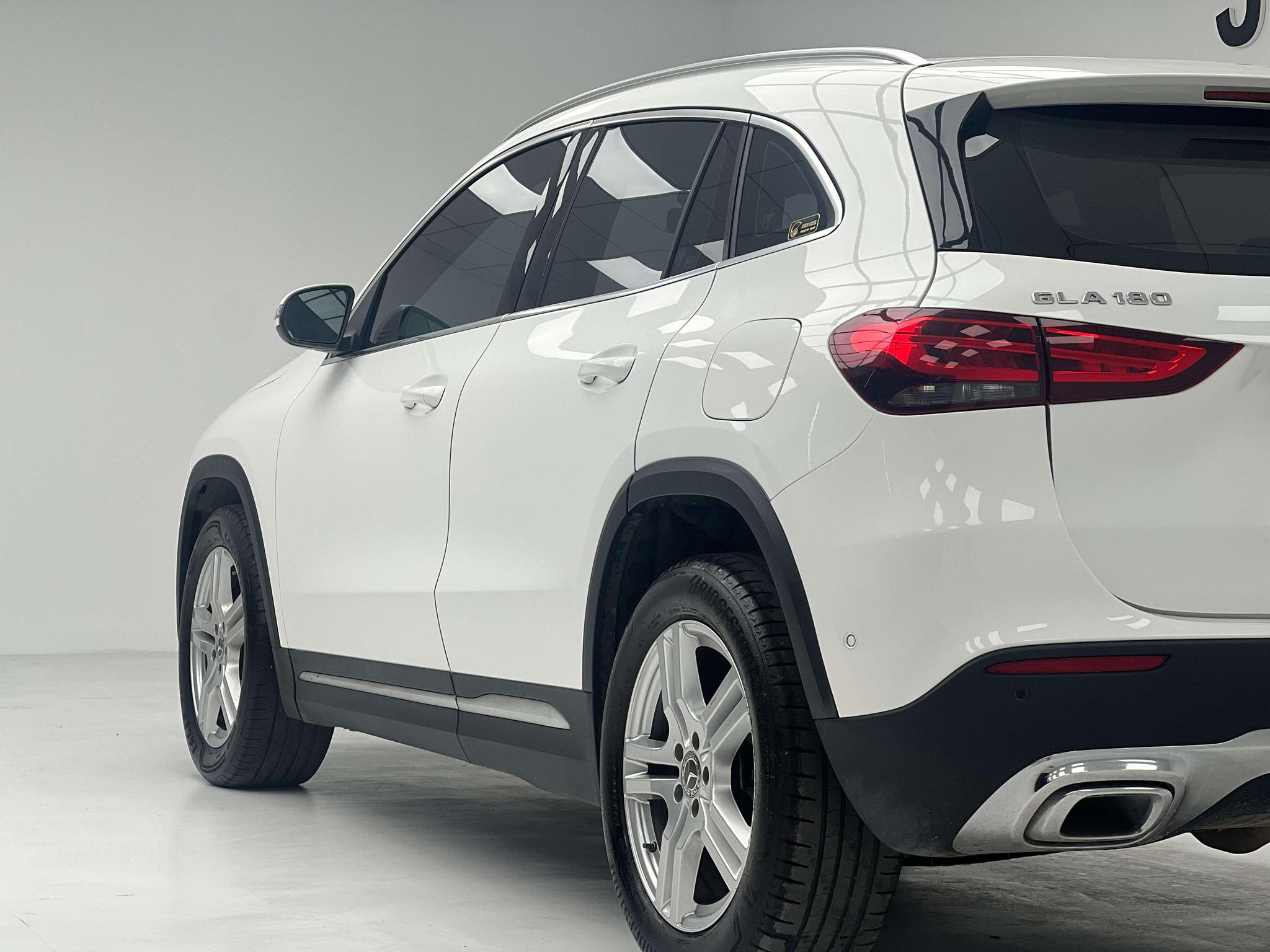 Mercedes-Benz Mercedes-Benz GLA