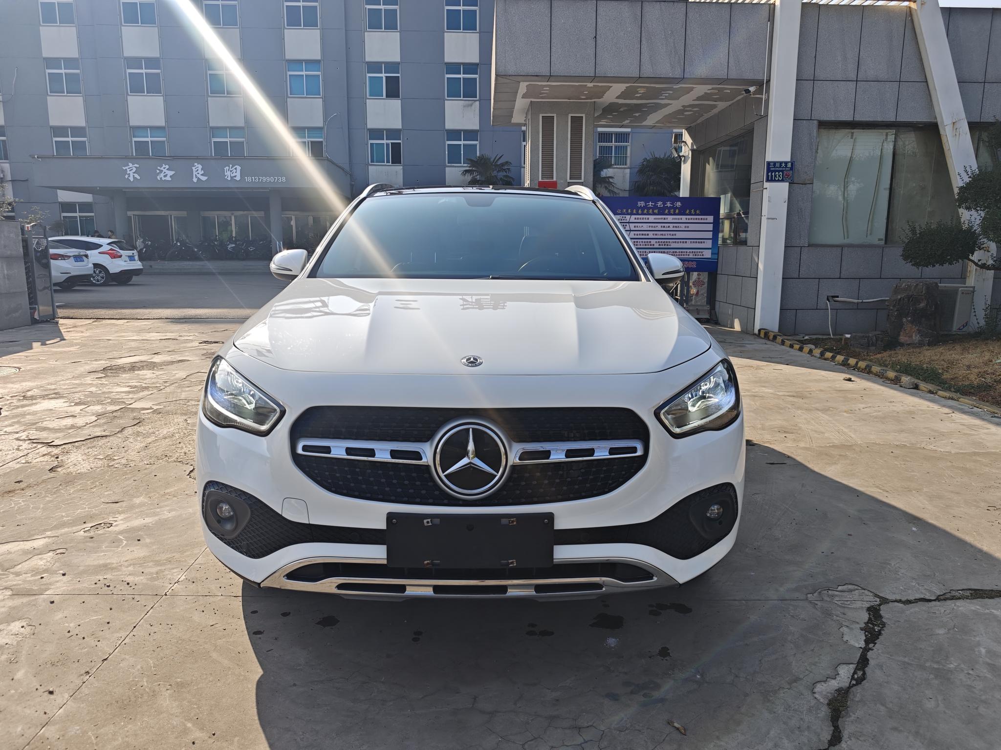 Mercedes-Benz Mercedes-Benz GLA