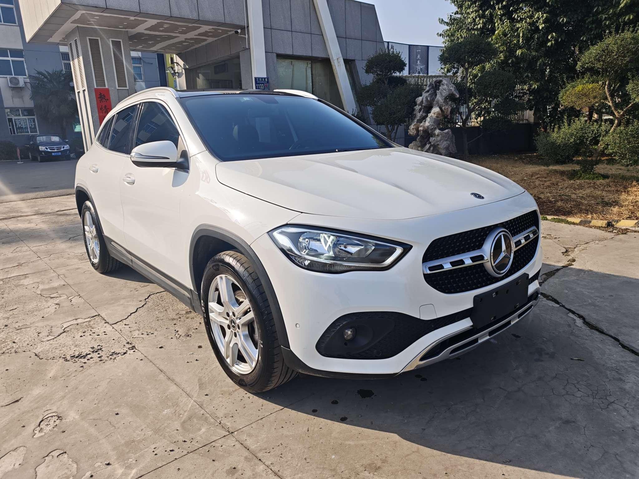 Mercedes-Benz Mercedes-Benz GLA