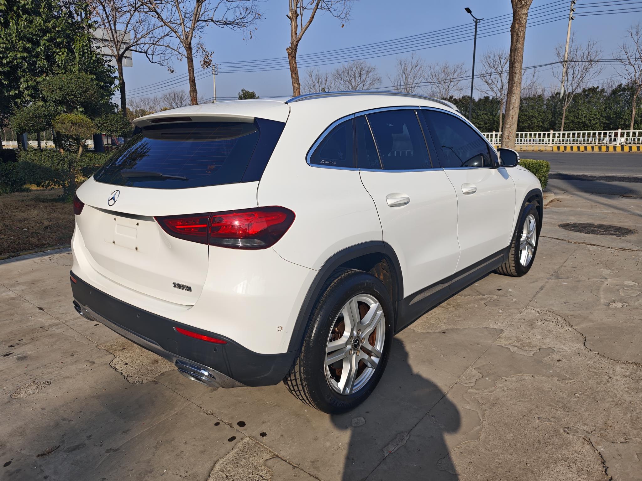 Mercedes-Benz Mercedes-Benz GLA