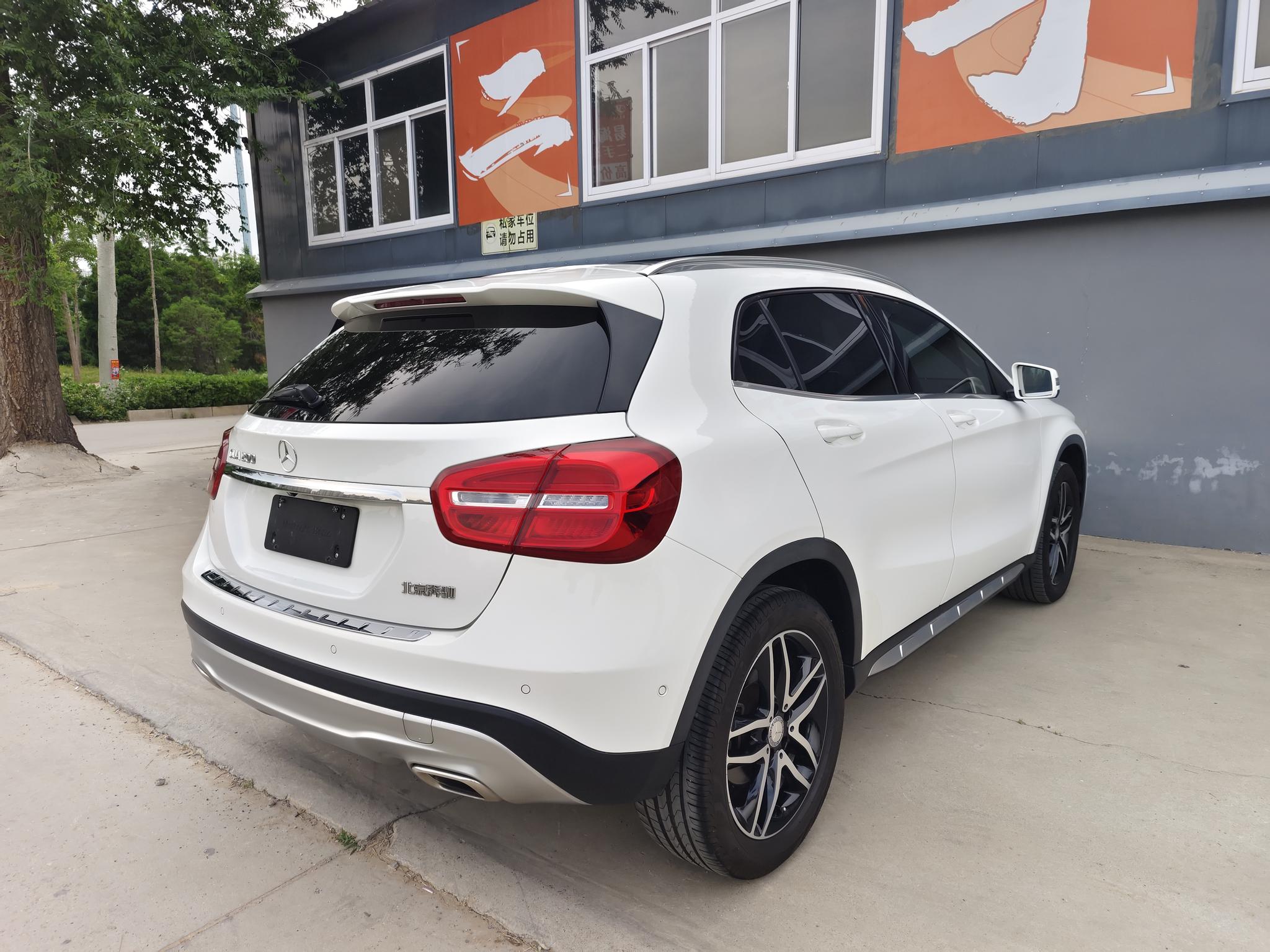 Mercedes-Benz Mercedes-Benz GLA