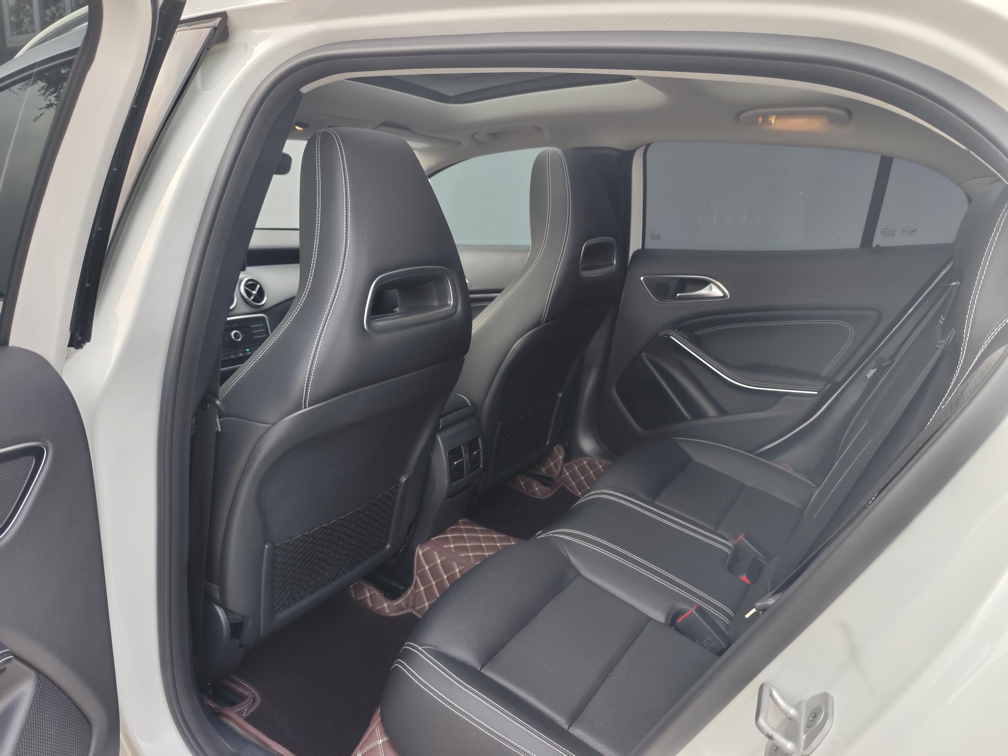 Mercedes-Benz Mercedes-Benz GLA