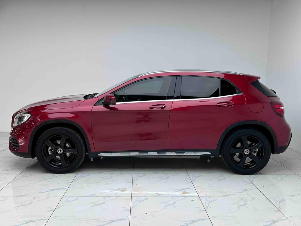 Mercedes-Benz Mercedes-Benz GLA