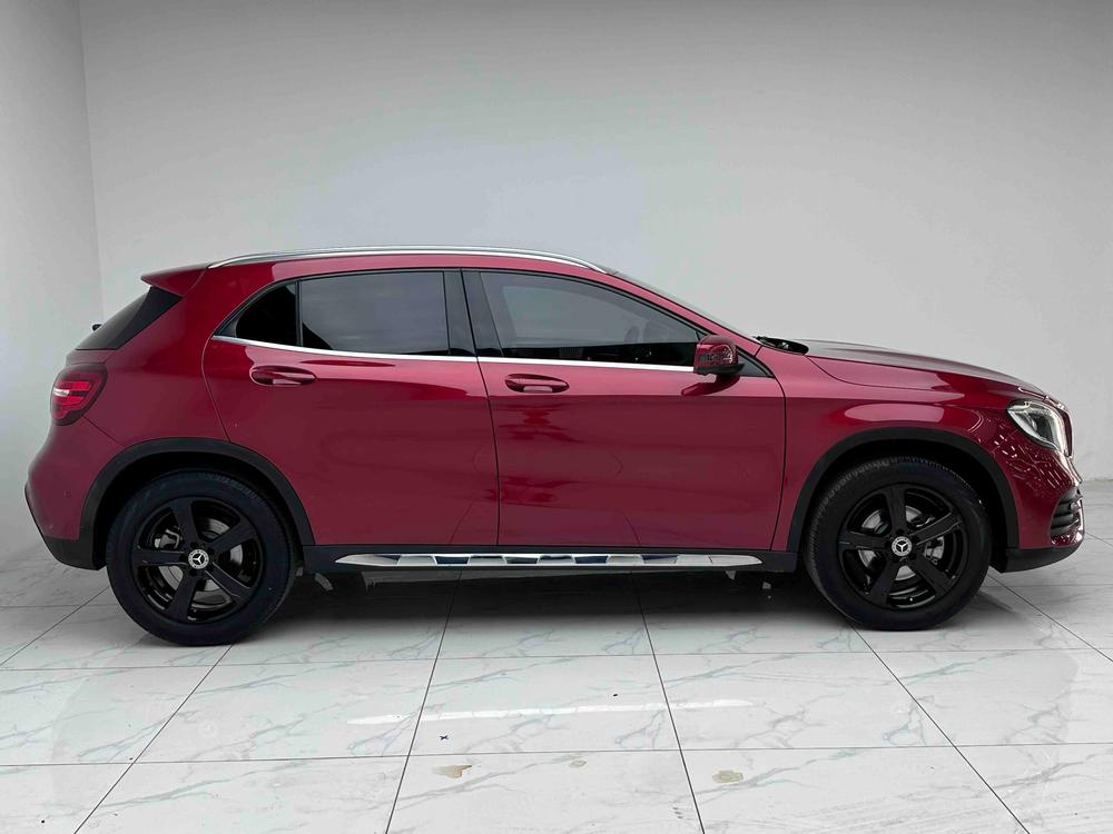 Mercedes-Benz Mercedes-Benz GLA