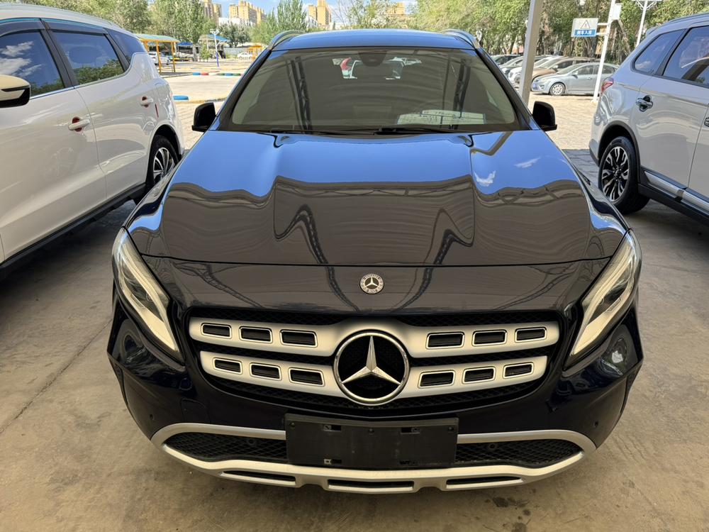 Mercedes-Benz Mercedes-Benz GLA