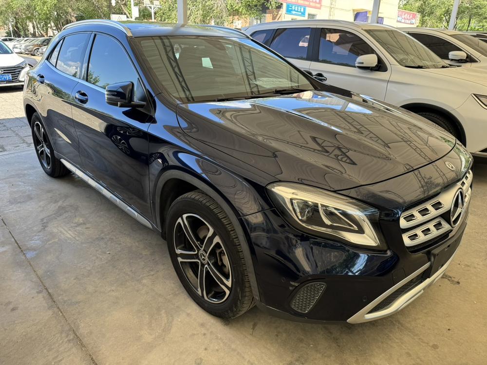 Mercedes-Benz Mercedes-Benz GLA