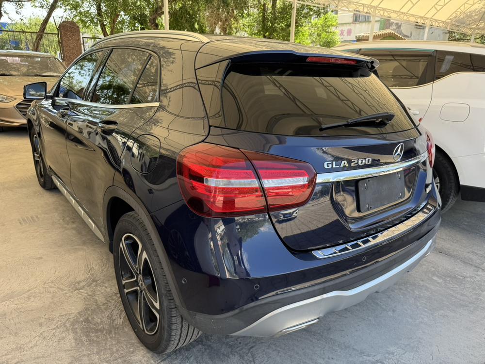Mercedes-Benz Mercedes-Benz GLA