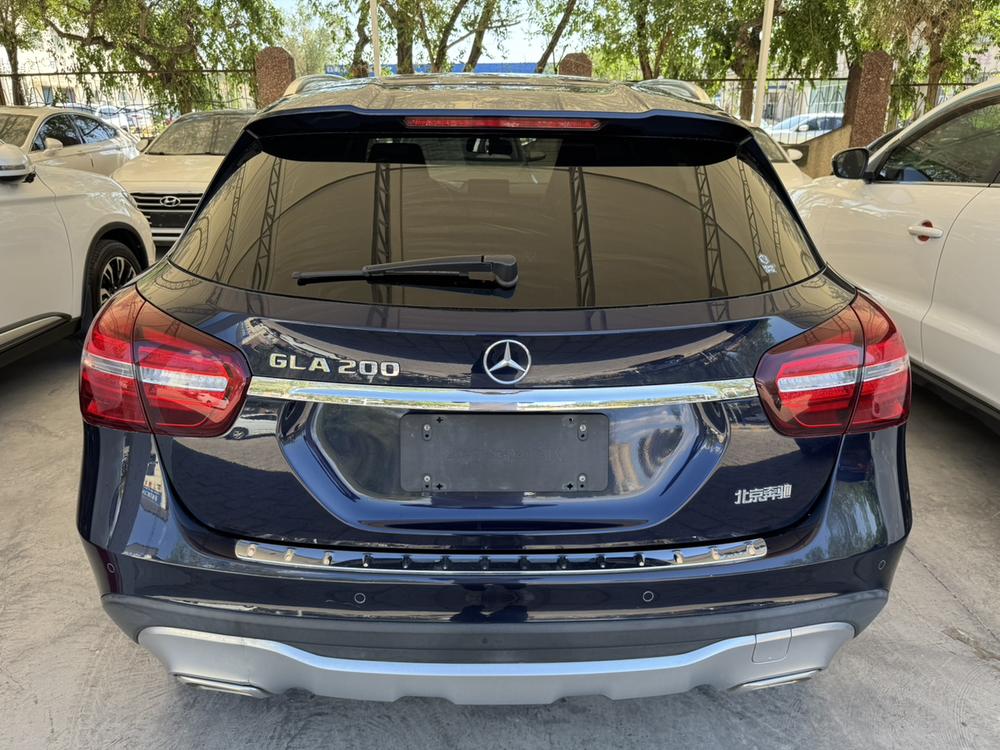 Mercedes-Benz Mercedes-Benz GLA