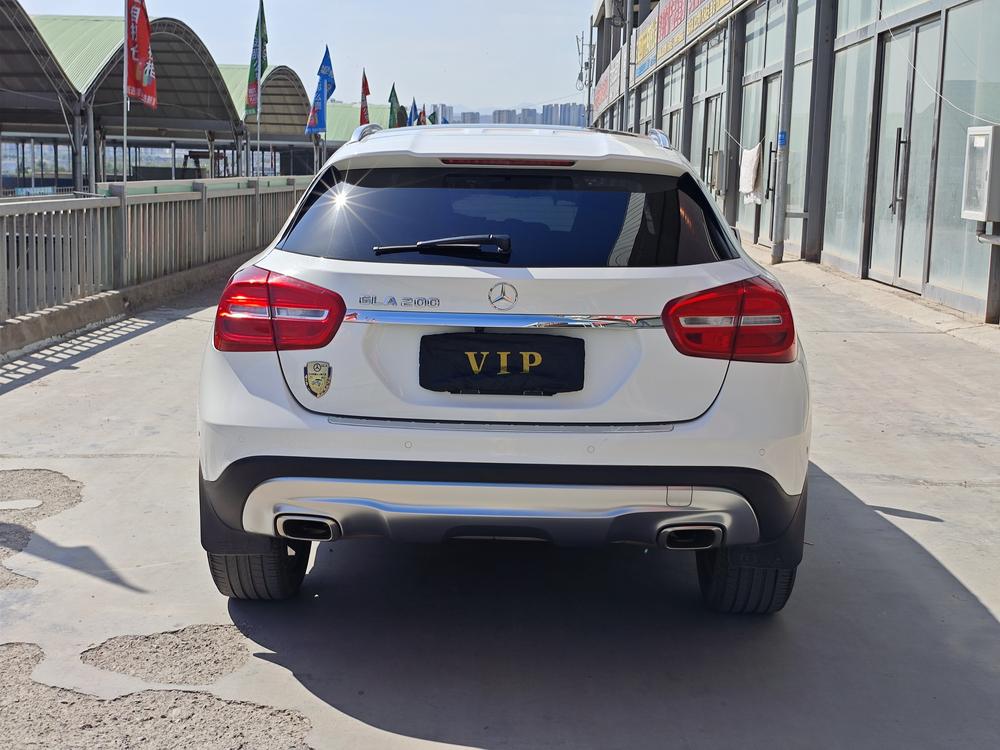 Mercedes-Benz Mercedes-Benz GLA